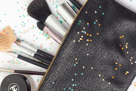 scopri la vasta gamma di tonalità di trucco perfette per ogni occasione. dallo stile naturale a quello audace, trova il colore ideale che esalta la tua bellezza e si adatta al tuo stile unico.