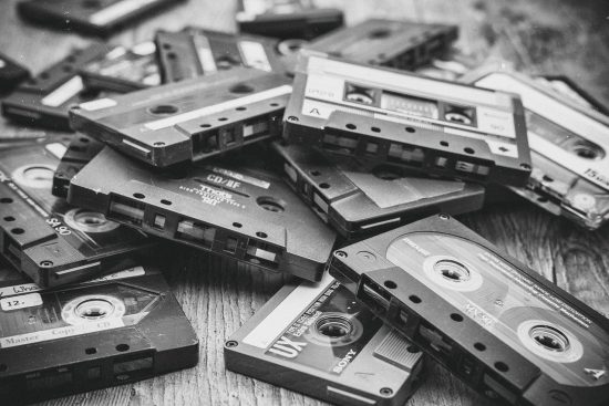 scopri il mondo affascinante degli effetti sonori! esplora la nostra vasta collezione di suoni unici per arricchire i tuoi progetti audio e visivi. che sia per film, videogiochi o presentazioni, troverai l'effetto perfetto per catturare l'attenzione del tuo pubblico.