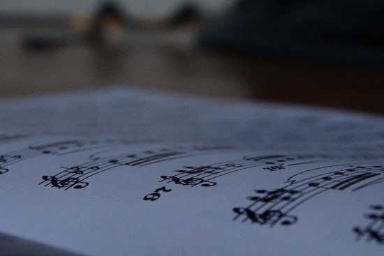 scopri il mondo degli arpeggi, una tecnica musicale affascinante che trasforma le note in melodie incantevoli e suggestive. approfondisci il suo utilizzo nella musica classica e moderna.