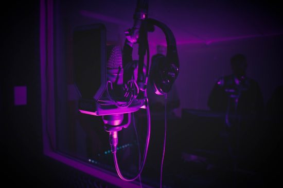 scopri l'importanza dei metadati musicali nella gestione e organizzazione delle tue collezioni di musica. approfondisci come i metadati possono migliorare l'accessibilità e la reperibilità dei brani, offrendo un'esperienza d'ascolto personalizzata.