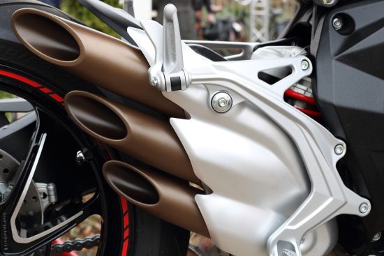 scopri il mondo dei muffler: accessori indispensabili per il tuo veicolo. offriamo una vasta gamma di muffler di alta qualità per migliorare le prestazioni e il suono del tuo motore. scegli il tuo stile e trasforma la tua esperienza di guida!