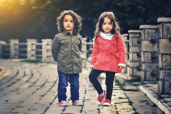musica per bambini: scopri melodie giocose e coinvolgenti che stimolano la creatività e l'apprendimento. perfetta per divertirsi e crescere insieme!