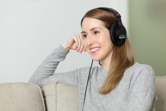 scopri la musica per il rilassamento: melodie serene e armonie piacevoli per creare un'atmosfera tranquilla e favorire il benessere mentale. rilassati e lasciati andare con la nostra selezione di brani pensati per alleviare lo stress e migliorare la tua esperienza di meditazione.