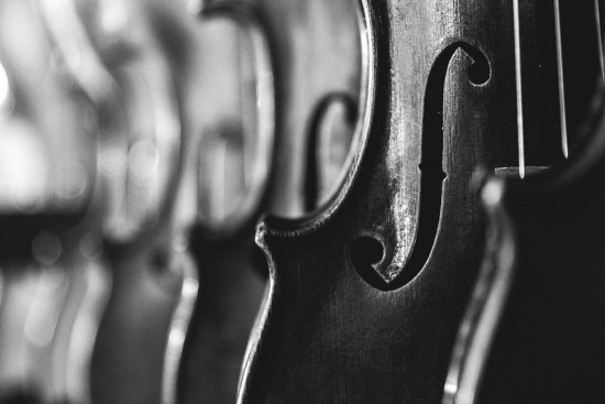 esplora l'affascinante mondo dei suoni martellati, dove la magia della musica incontra l'arte dei ritmi per creare esperienze sonore uniche e coinvolgenti.