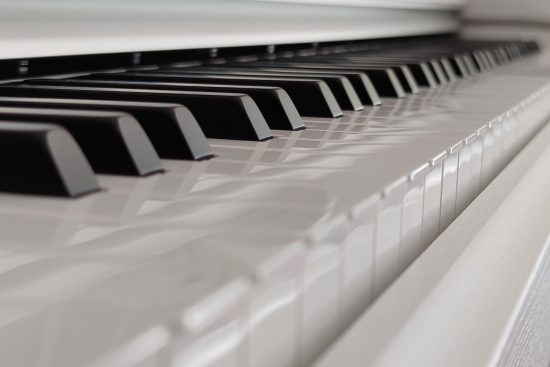 esplora il mondo degli artisti jazz, dalle icone storiche ai talenti emergenti. scopri le loro melodie avvincenti, storie affascinanti e come influenzano la musica moderna.