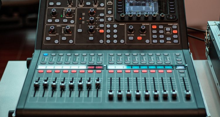 scopri l'arte del mixing: tecniche e consigli per creare cocktail irresistibili e deliziosi, perfetti per ogni occasione. unisciti a noi in questo viaggio nella mixologia!