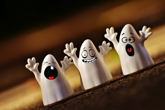 scopri il misterioso mondo delle ghost notes! approfondisci questo affascinante concetto musicale che arricchisce le performance e conferisce profondità al suono. unisciti a noi per esplorare tecniche, stili e tips per integrare queste preziose note nel tuo repertorio.