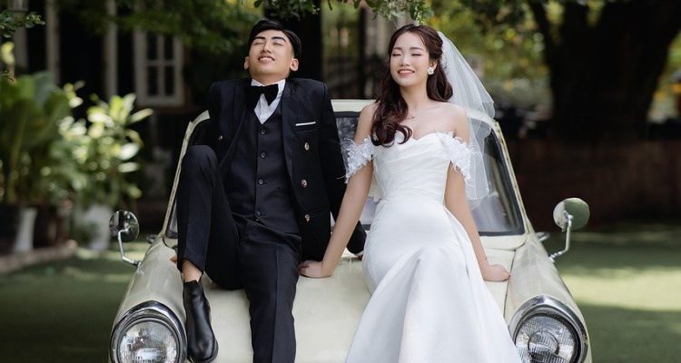 scopri la colonna sonora perfetta per il tuo matrimonio. musiche romantiche, melodie incantevoli e suggerimenti per rendere il tuo giorno speciale indimenticabile.