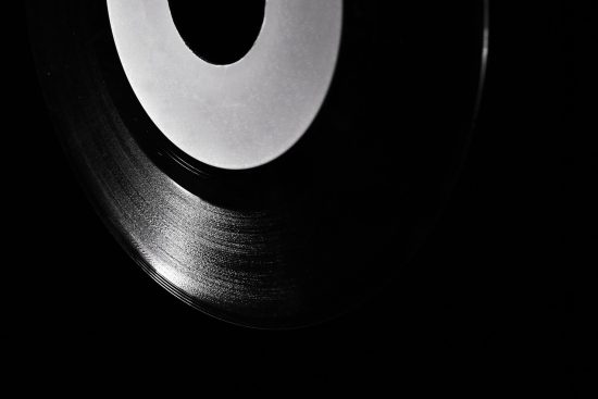 scopri la magia delle colonne sonore che accompagnano i tuoi momenti preferiti. immergiti in melodie avvincenti e ritmi emozionanti che daranno vita alle tue emozioni. esplora le migliori colonne sonore del cinema, della musica e oltre!