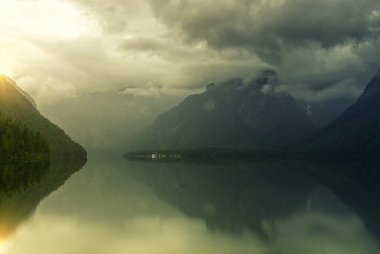 scopri le migliori playlist di relax per lasciarti andare e ritrovare la pace interiore. immergiti in melodie tranquillizzanti e suoni naturali che ti accompagneranno in momenti di serenità e benessere.