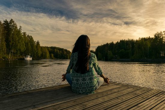 scopri le nostre playlists di musica per meditazione, curate per accompagnarti in un viaggio di relax e autoconsapevolezza. immergiti in melodie serene che favoriscono la calma interiore e il benessere.