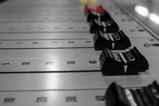 scopri l'arte del mixing, una fusione unica di suoni e stili musicali che trasforma ogni pallone in un'esperienza emozionante e coinvolgente. un viaggio sonoro che unisce le migliori tracce per creare atmosfere indimenticabili.