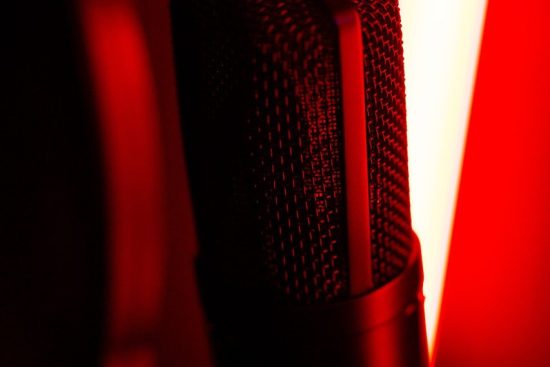 scopri il nostro studio di registrazione all'avanguardia, dove la tua musica prende vita. offriamo attrezzature di alta qualità, audio professionale e un ambiente creativo per artisti di ogni genere. prenota ora la tua sessione e trasformiamo insieme le tue idee in realtà!