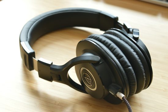 scopri l'esperienza audio definitiva con le nostre cuffie di alta qualità. design elegante, comfort per lunghe ore di ascolto e suono cristallino per ogni tuo momento musicale.