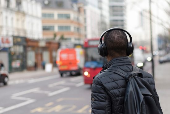 scopri una vasta gamma di cuffie di alta qualità, perfette per ogni esigenza audio. goditi un suono cristallino e un comfort duraturo con i nostri modelli selezionati.