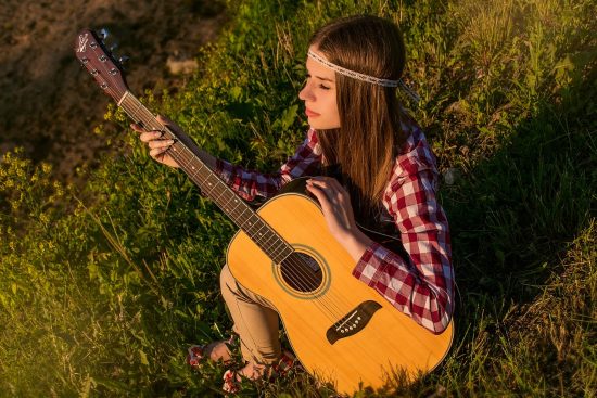 scopri l'affascinante mondo degli stili musicali, dalle melodie tradizionali alle sonorità moderne. esplora i diversi generi, le loro origini e l'impatto culturale nella musica contemporanea.