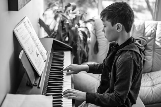 scopri le regole fondamentali delle lezioni di musica: come prepararti, rispettare gli orari, interagire con l'insegnante e massimizzare il tuo apprendimento. affina le tue capacità musicali seguendo queste semplici linee guida!