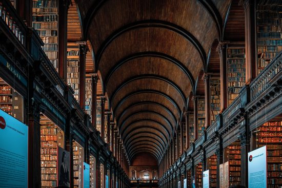 scopri la nostra vasta libreria musicale, dove puoi esplorare e ascoltare un'ampia selezione di brani e generi, dalle melodie classiche ai successi contemporanei. trova la colonna sonora perfetta per ogni momento della tua vita!
