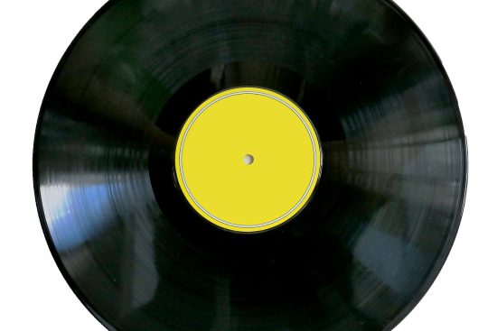 scopri il mondo affascinante della produzione vinilica. dalla registrazione alla stampa, esplora le tecniche e le attrezzature che rendono ogni disco unico. un viaggio nella musica che unisce tradizione e innovazione.