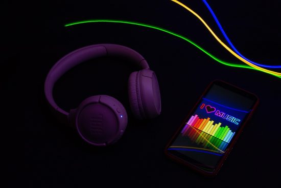 scopri la nostra playlist esclusiva con una selezione di brani emozionanti che ti accompagneranno in ogni momento della tua giornata. immergiti nella musica e lasciati ispirare!