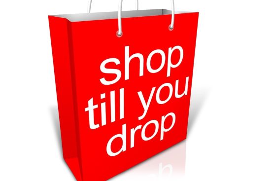 scopri il mondo del merchandising: strategie creative per promuovere il tuo brand e aumentare le vendite. esplora come il merchandising può trasformare l'esperienza del cliente e rendere il tuo prodotto irresistibile.