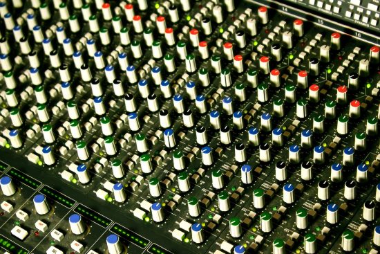 scopri le migliori app di produzione musicale per creare, registrare e mixare le tue tracce. semplifica il tuo processo creativo con strumenti innovativi e facili da usare.